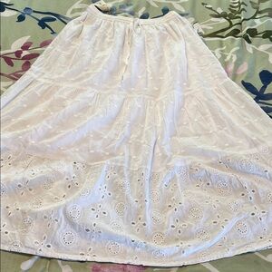 Elegant White Eyelet A-Line Skirt New with tag